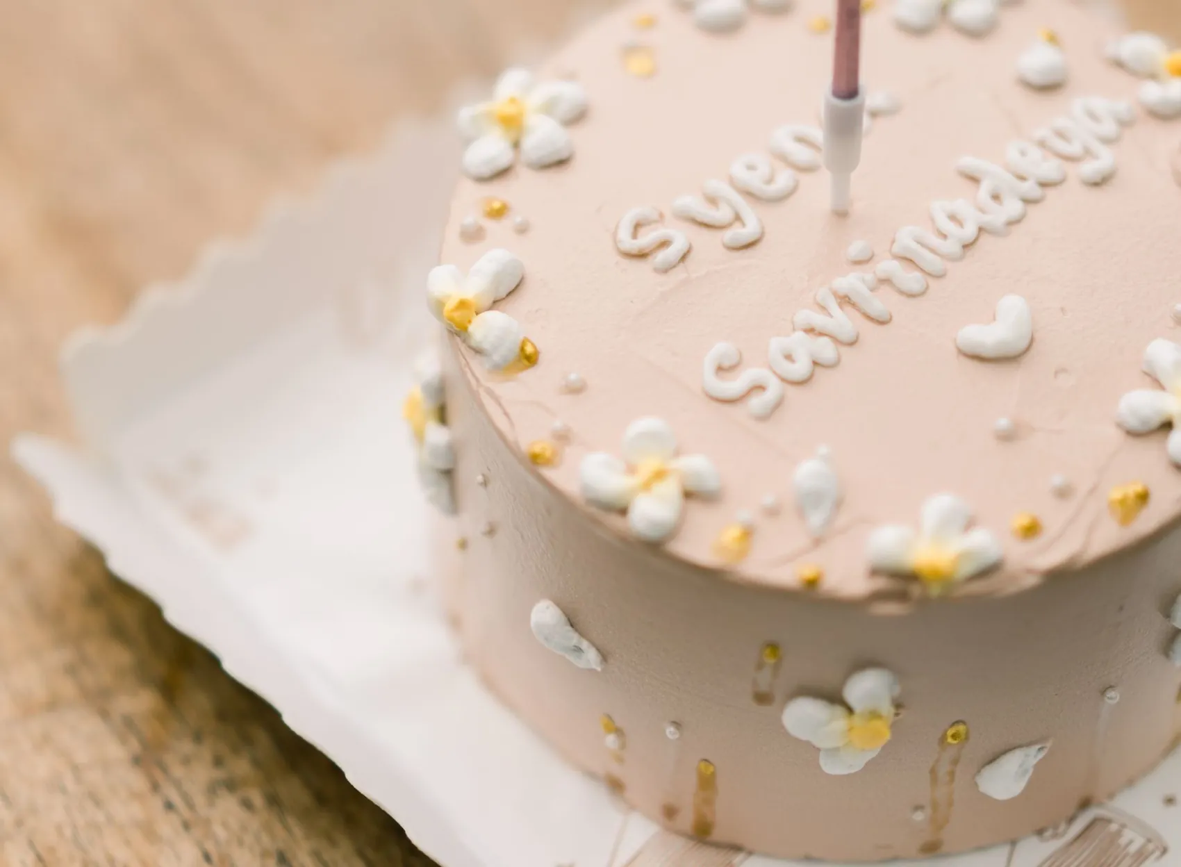 Custom cake bergaya Korean aesthetic